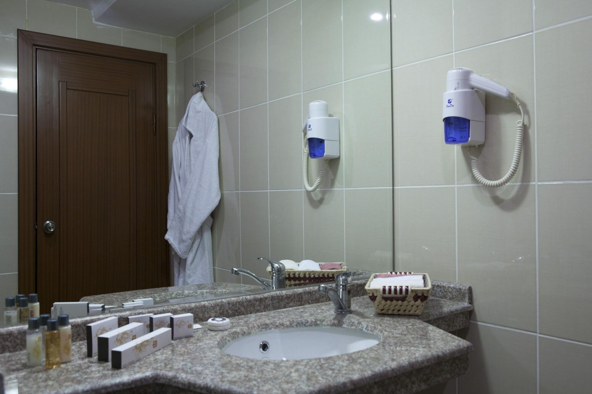 Atalay Hotel Ankara Bagian luar foto