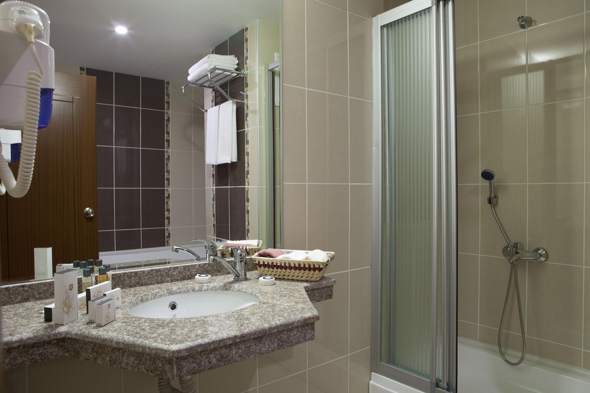 Atalay Hotel Ankara Bagian luar foto