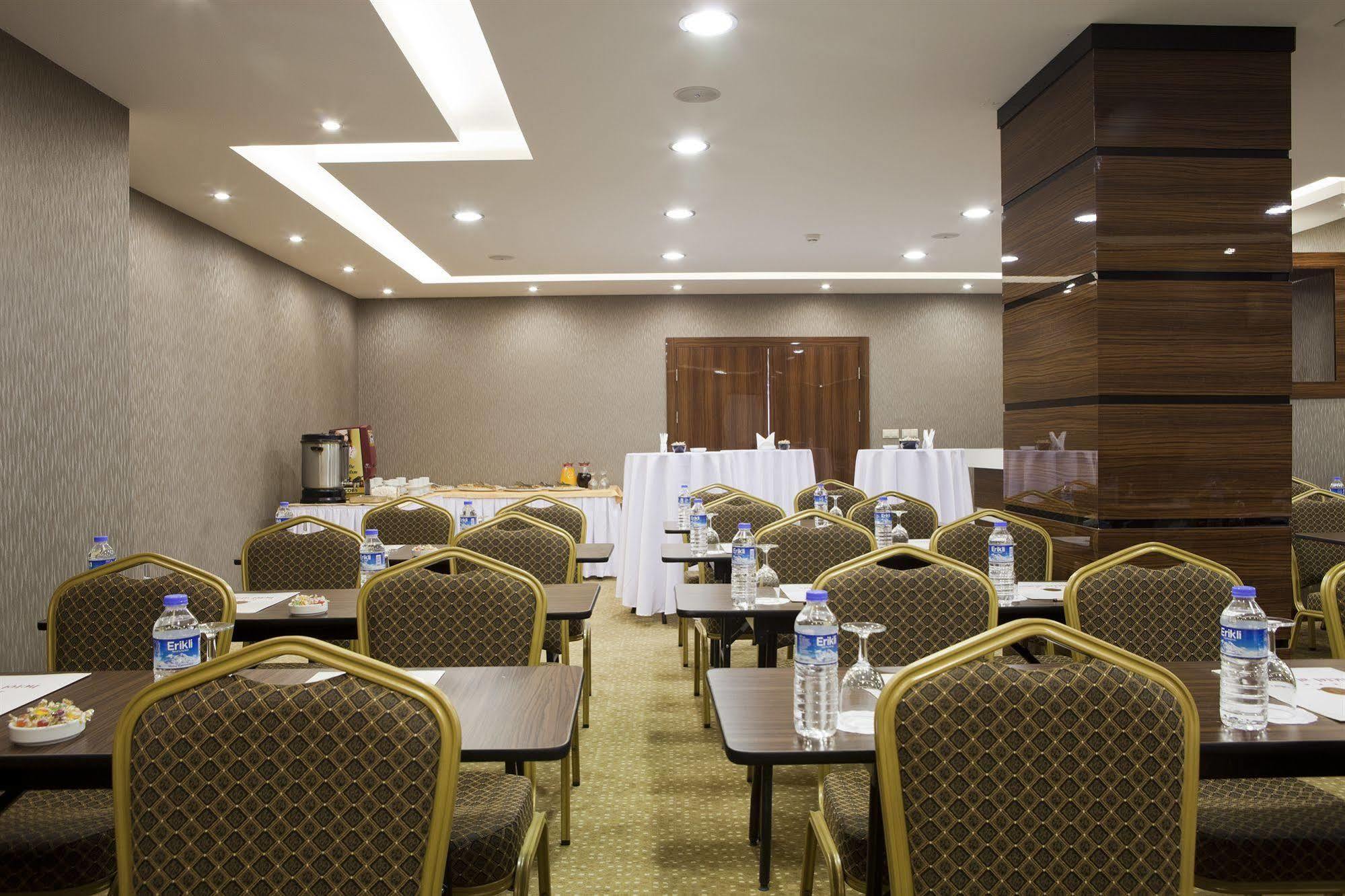 Atalay Hotel Ankara Bagian luar foto